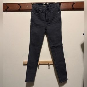 Madewell 10” W25 petite skinny jeans. Brand new! Dark gray/black color.